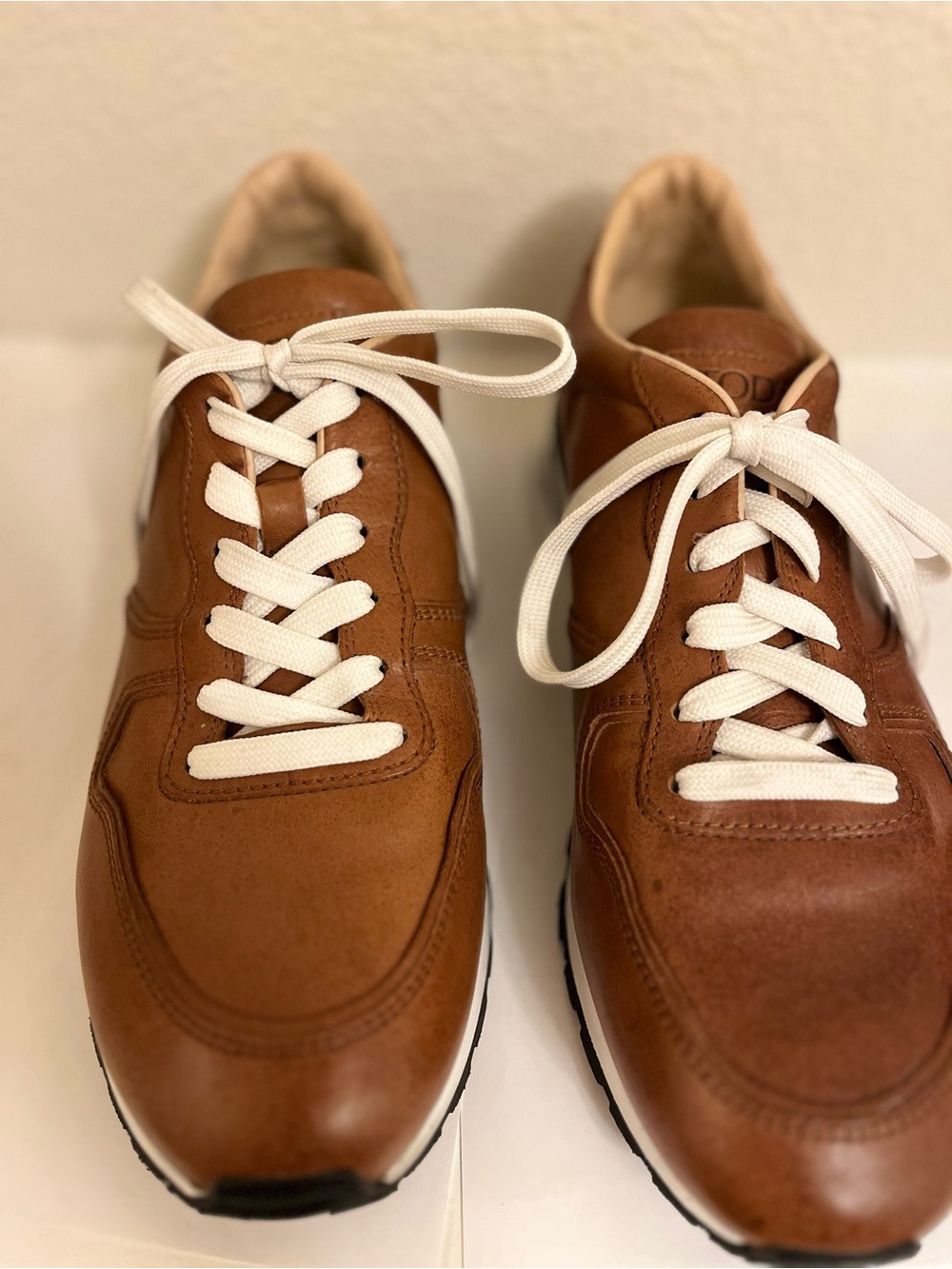 TOD’s Men’s Brown Leather Sneakers with White Laces Size 9 NWOB